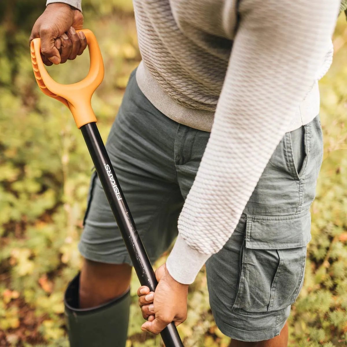 Fiskars Solid Gartenspaten spitz, ergonomisch, langlebig, vielseitig einsetzbar 5