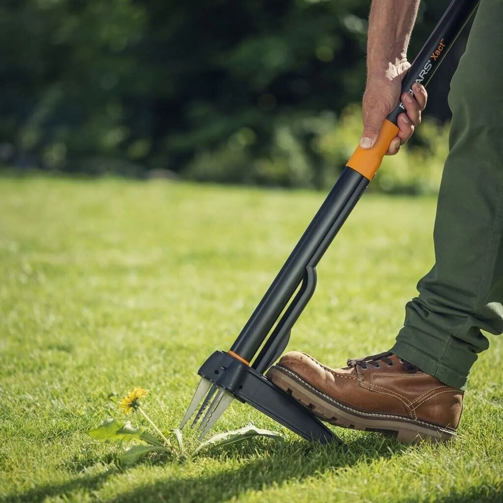 Fiskars Unkrautstecher Xact, ergonomisches Design, rostfreier Stahl, umweltfreundlich 3
