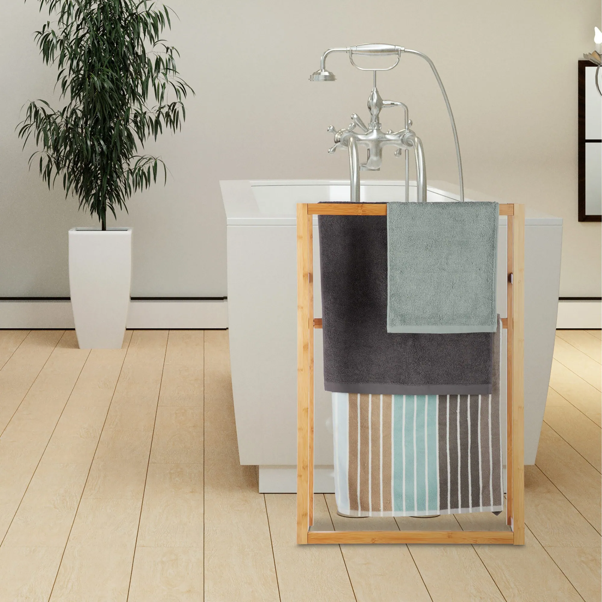 Relaxdays Handtuchständer Bambus, platzsparend, 3-armig, flexibles Design 2