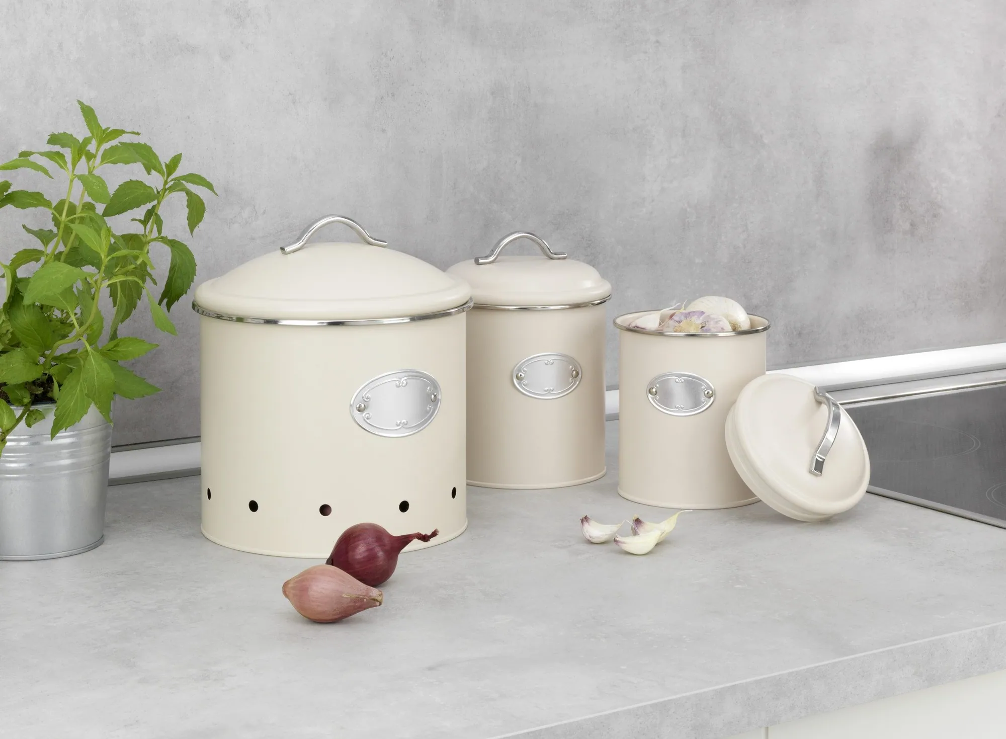 WENKO Vorratsdose Nero, Metall & Silikon, 4 L, stilvolles Retro-Design 2